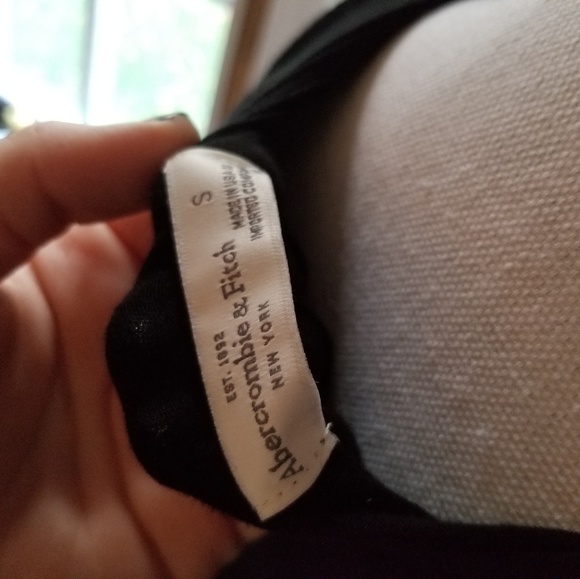 Abercrombie and Fitch cold shoulder dress - Picture 5 of 5